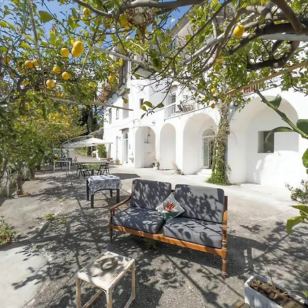 Casa Nina- Camere Con Vista Mare E Terrazza A Raito, Costiera Amalfitana-2